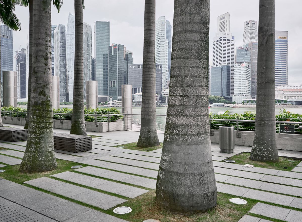 Singapore Sand - Fotograf John S. Webb presenterar sin prisbel\u00f6nta bok. Beef Rendang finns i baren!