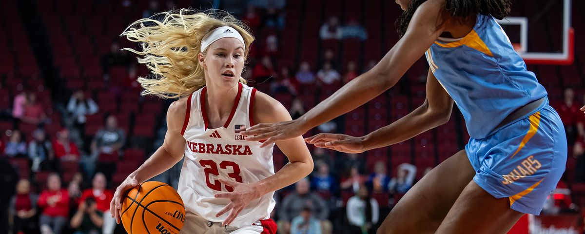 Parking Samford Bulldogs at Nebraska Cornhuskers Womens Basketball
