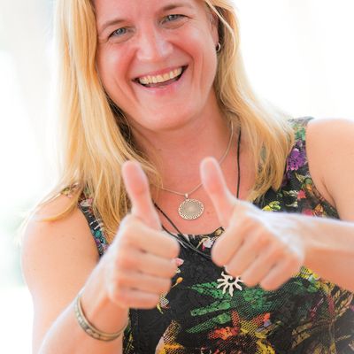 Angela Mecking - Happiness.Community