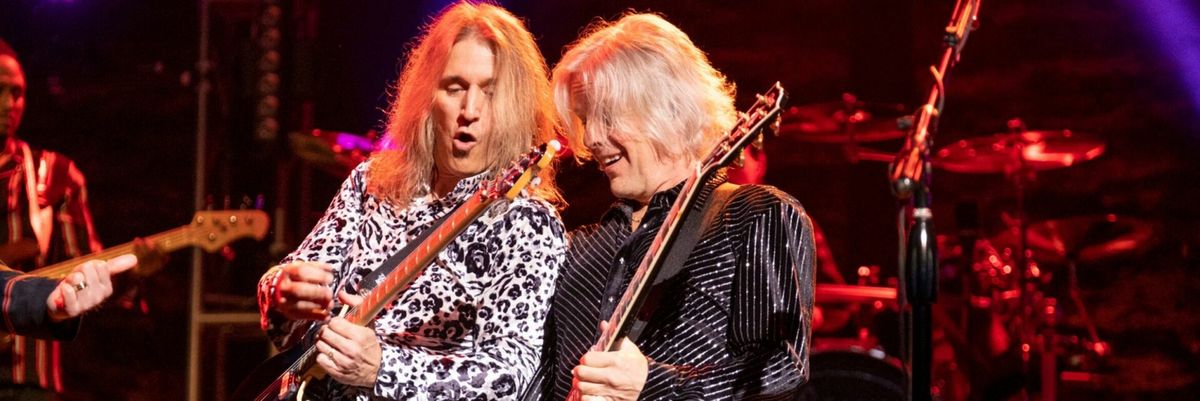 Parking - Industria Del Amor with Los Angeles De Charly