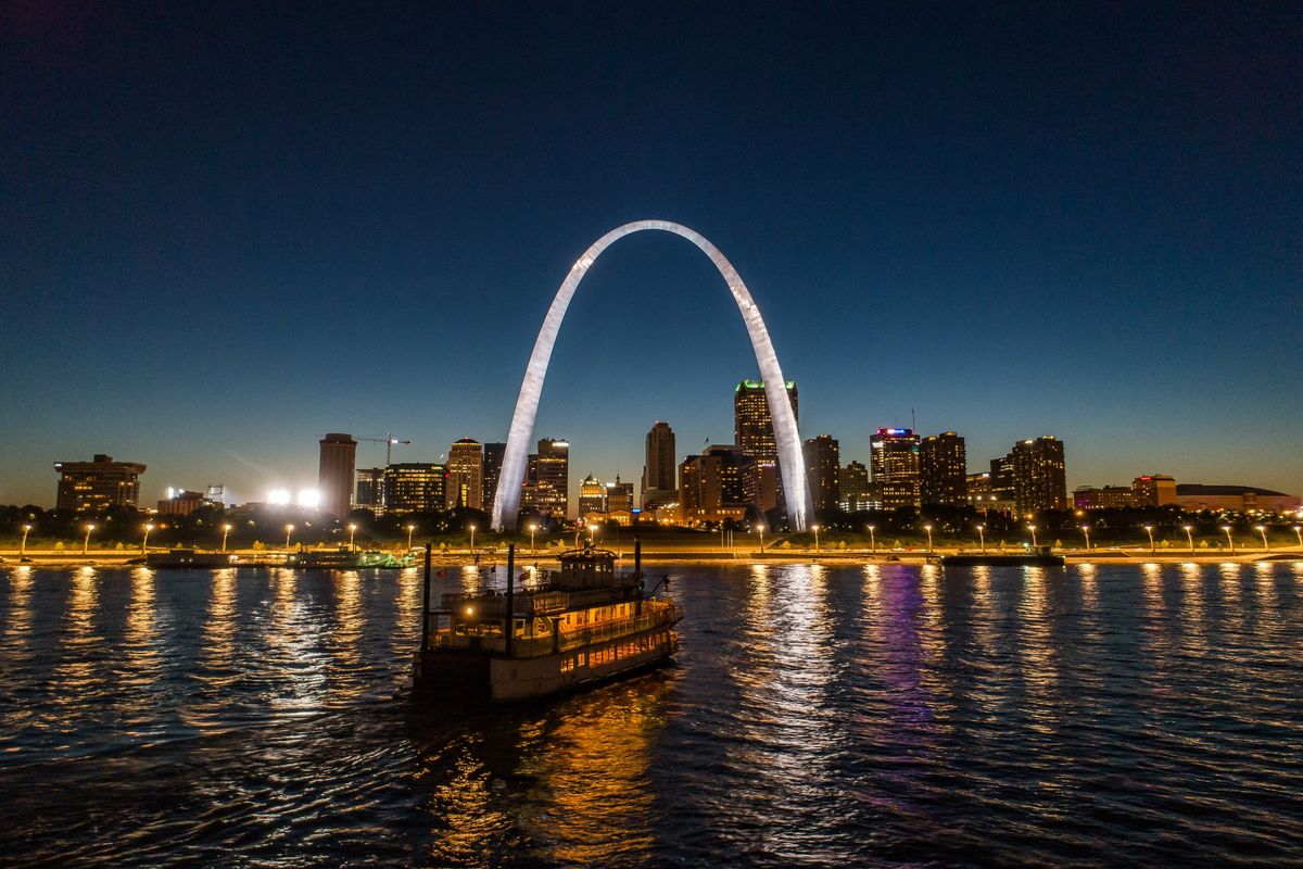 Skyline Dinner Cruise 