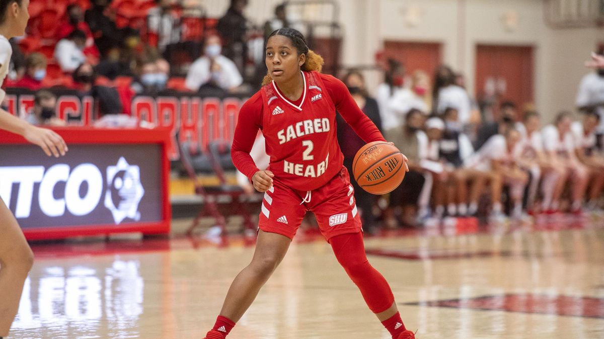 Sacred Heart Pioneers at Fairfield Stags Womens Basketball