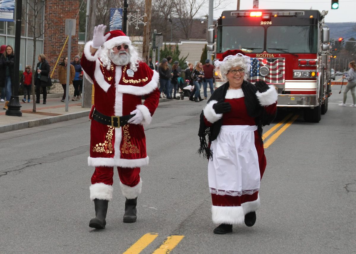 28th annual Holiday On The Avenue