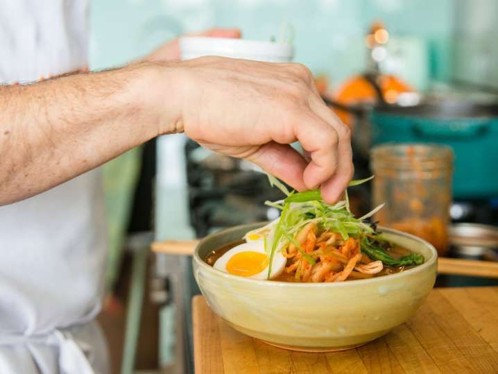 Make Korean Chicken Ramen\t