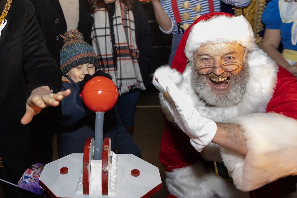 Worcester Christmas Light Switch On, Cathedral Square, Worcester, 26