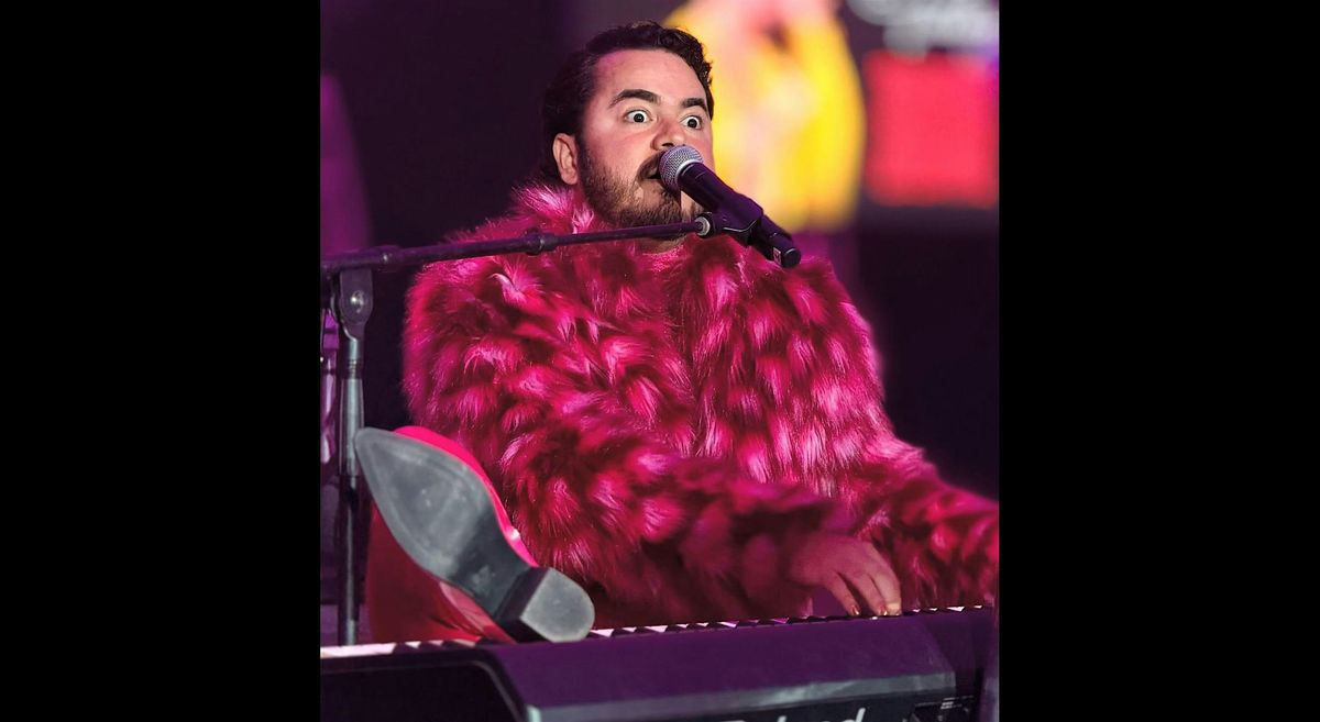 VICTOR VALDEZ Solo Piano Bar at La Poubelle!