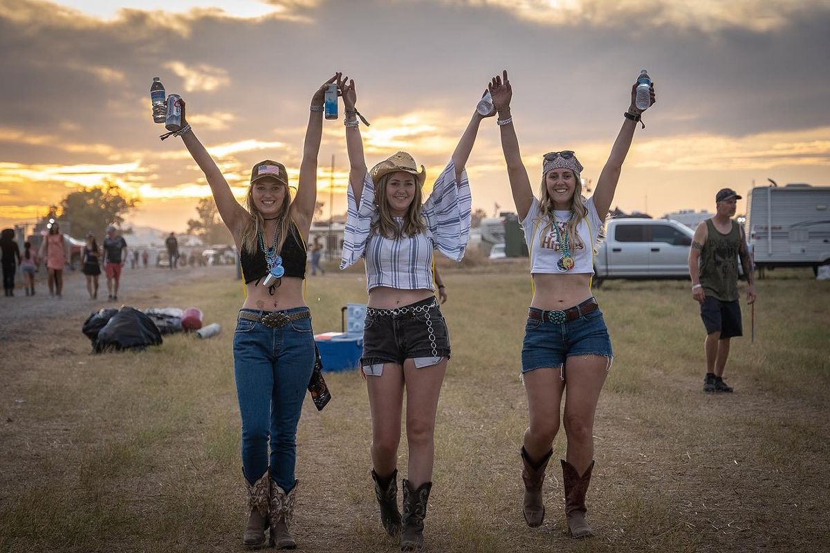 CAMPING: Country Thunder Arizona - 4 Day Pass