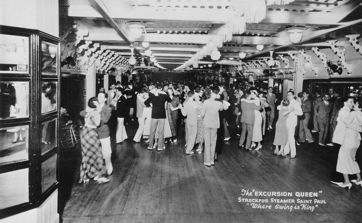 Dancing On Deck - A Nostalgic Evening with Richard Blanton