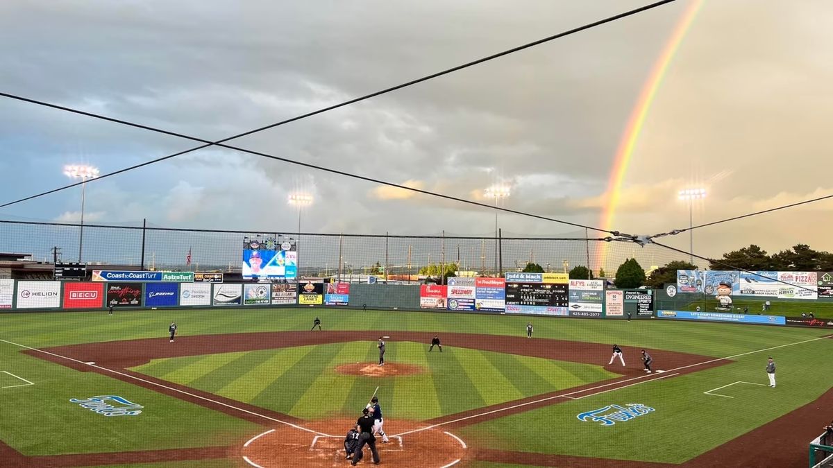 Everett AquaSox at Eugene Emeralds