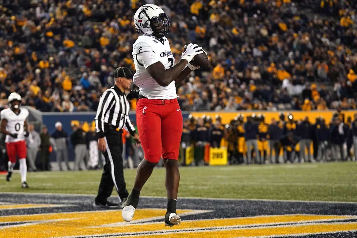 Cincinnati Bearcats at Colorado Buffaloes Football