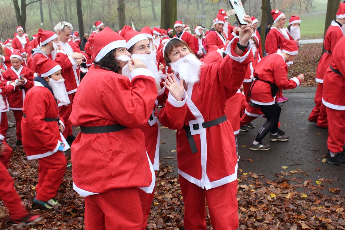 Santa Dash Parkrun Takeover - Rothwell \ud83c\udf85