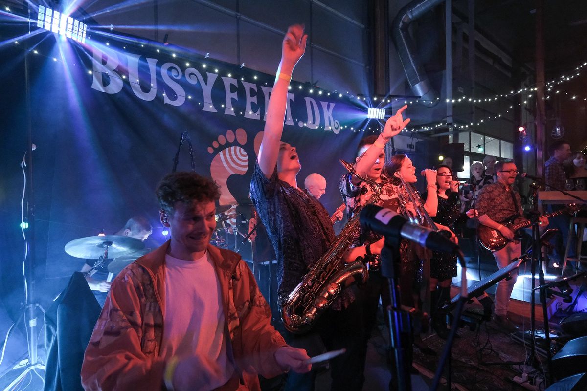 Nyt\u00e5rsparty med Busy Feet p\u00e5 Hantwerk