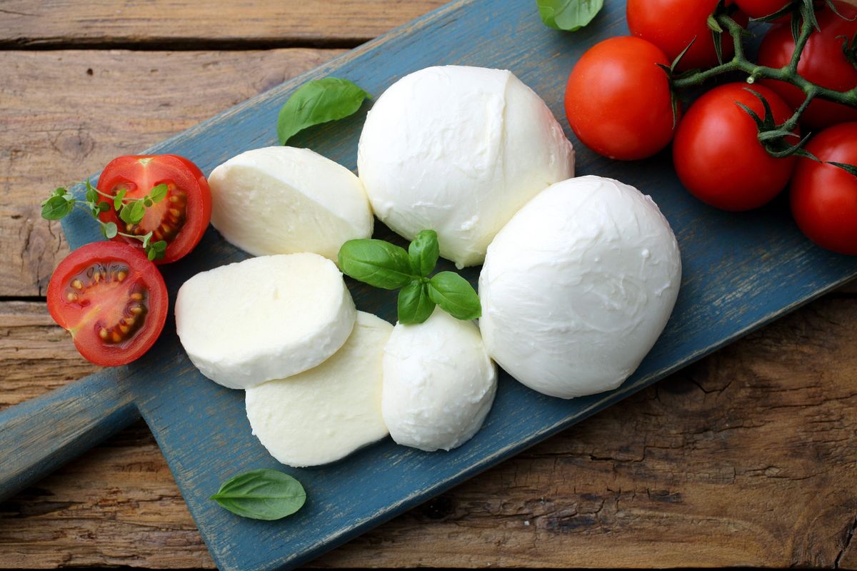 Wine & Dine: Homemade Mozzarella