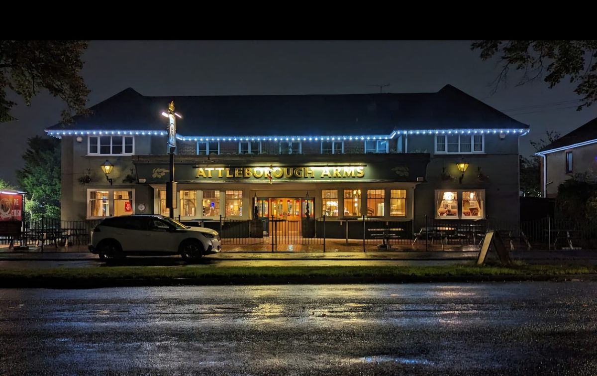 LIVE MUSIC by Red Skies at The Attleborough Arms