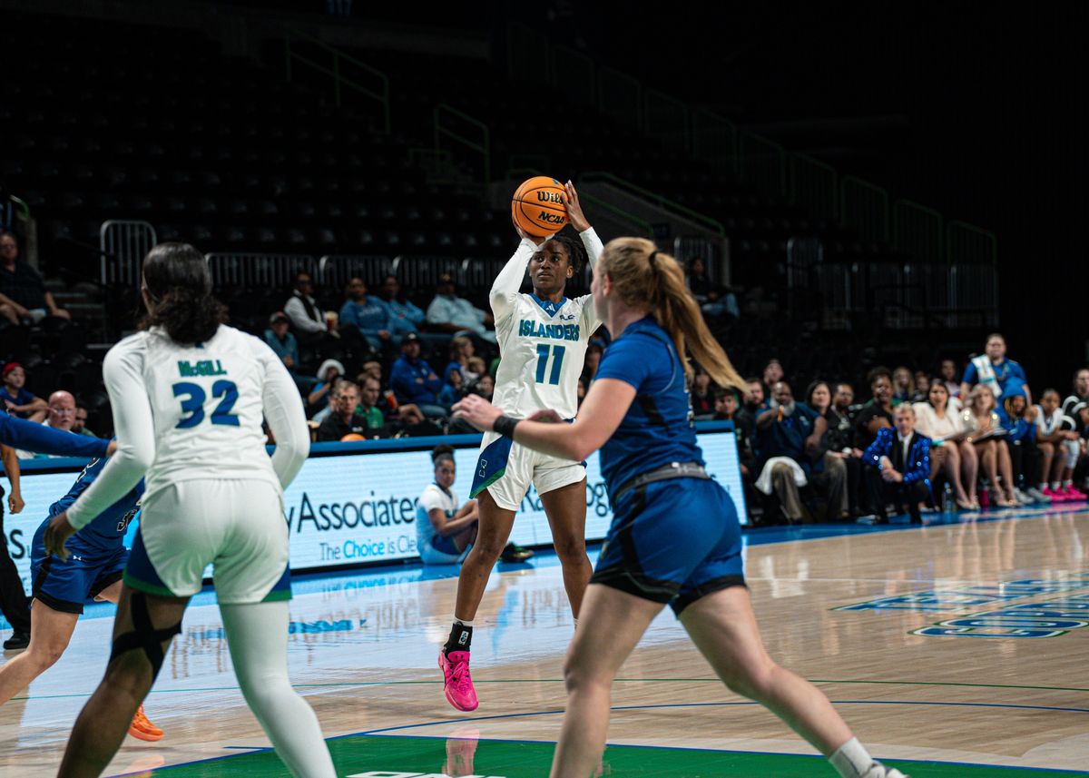 Islander Homecoming 2025: Women's Basketball vs. SLU Lions