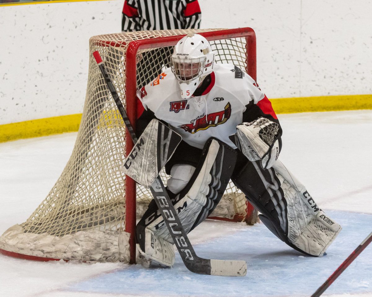 Osoyoos Coyotes at Chase Heat