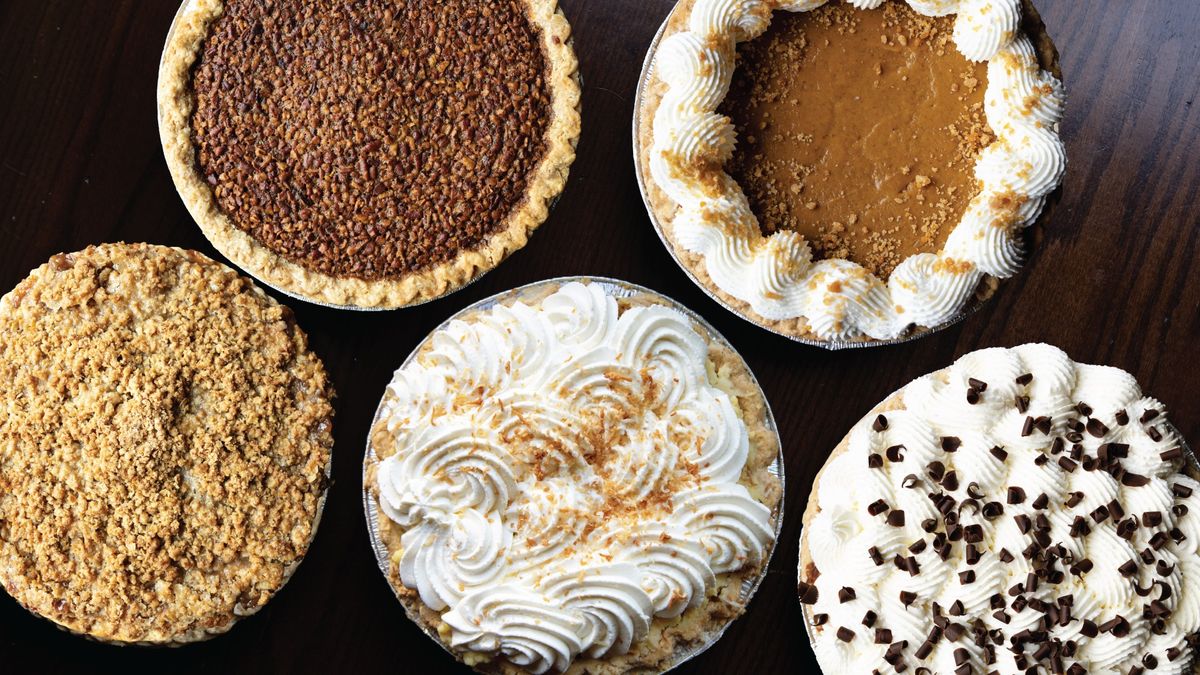 Thanksgiving Day Pie & Cinnamon Roll Pre-Orders