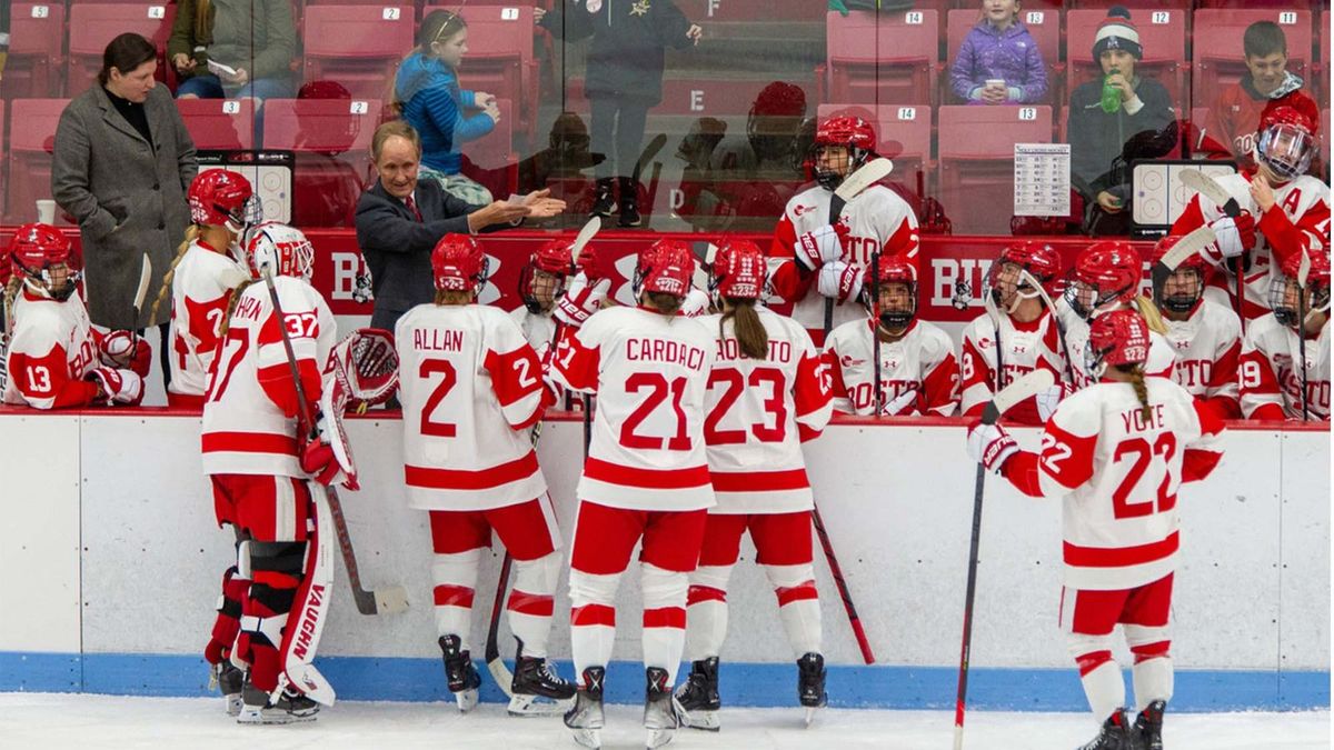 Parking Holy Cross Crusaders at Boston University Terriers Womens Hockey