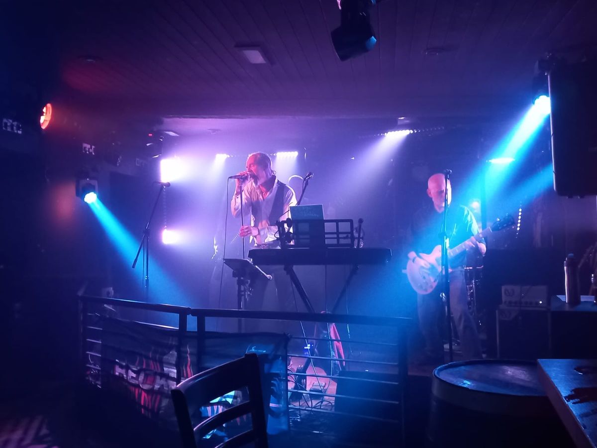 Reckless live at the Crosskeys, Peebles 