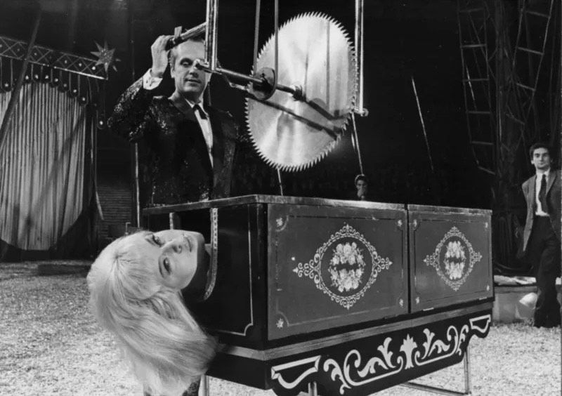 Diana Dors Circus Buzzsaw Double : The Sorcerer's Apprentice (1961) & Berserk! (1967)