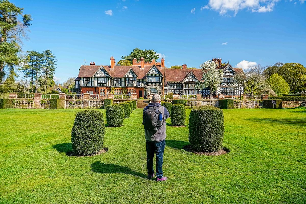 Make more of your Photography Workshop at Wightwick Manor and Gardens with Lindsey Bucknor OBE