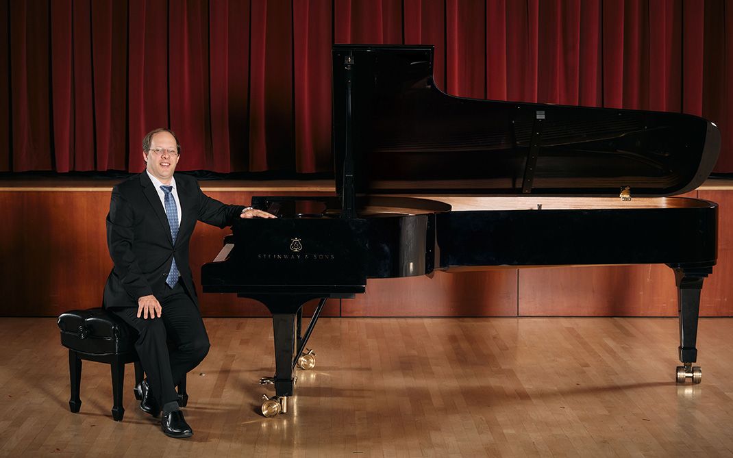 Dmitri Shteinberg in Recital