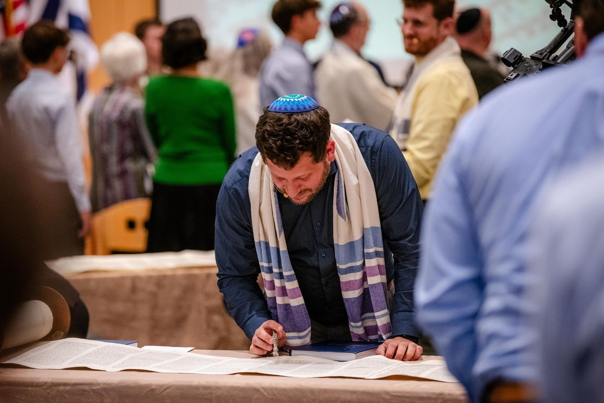 Simchat Torah Festival Service and Yizkor Memorial Service