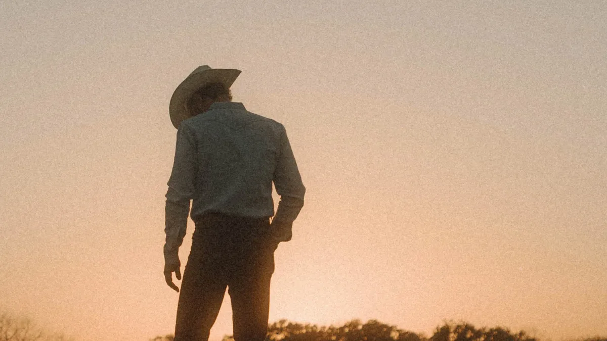 Gunnar Latham, Clint Black in Macon