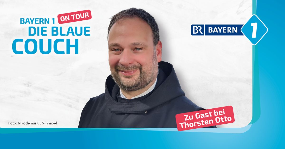 Die Blaue Couch on Tour: Abt Nikodemus Schnabel zu Gast bei Thorsten Otto