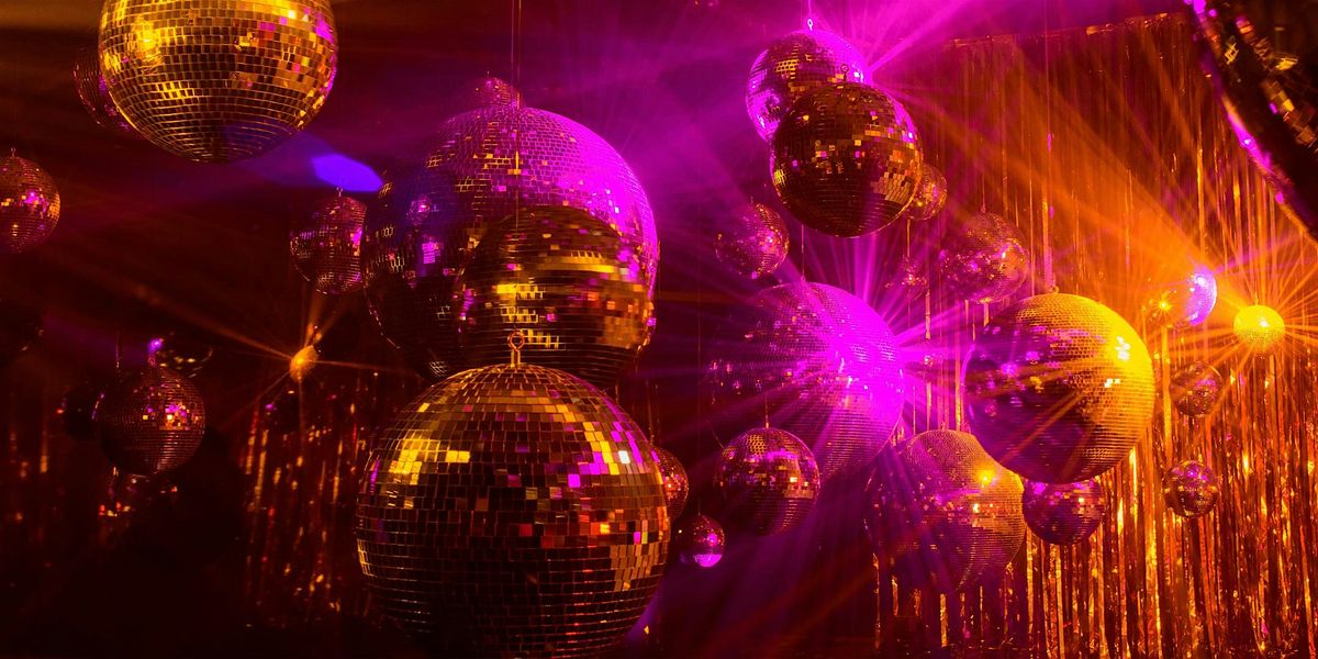 MUZIQUE Fridays @ Kiss Kiss Bang Bang w\/ Special Guest DJs