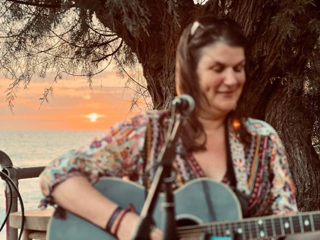 An evening with Julia Waldron (with support from Jack Robertson)