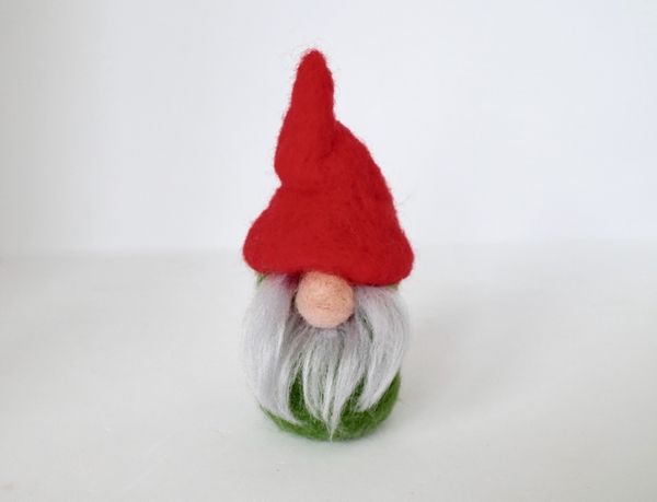 BEGINNER NEEDLE FELTING - GNOME