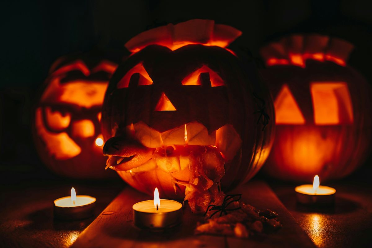 PUMPKIN CARVING