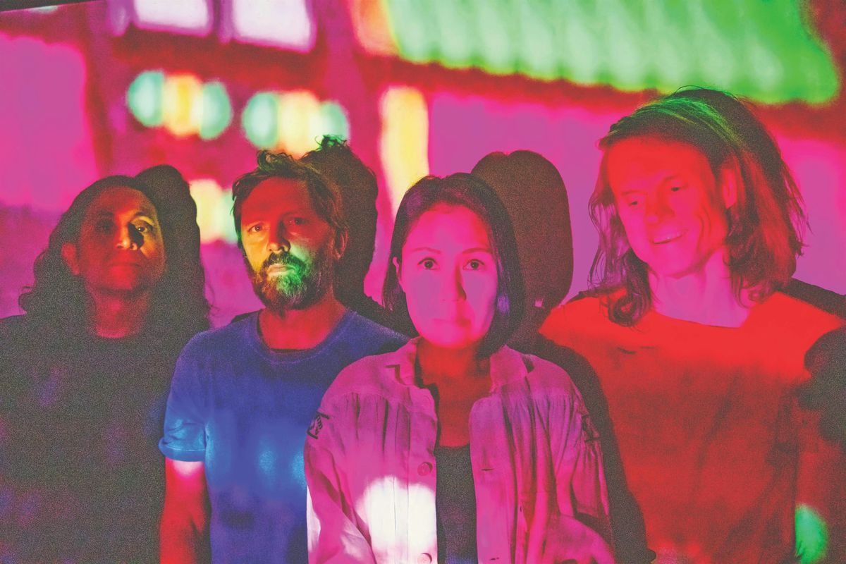 Deerhoof - Mr. Transmission