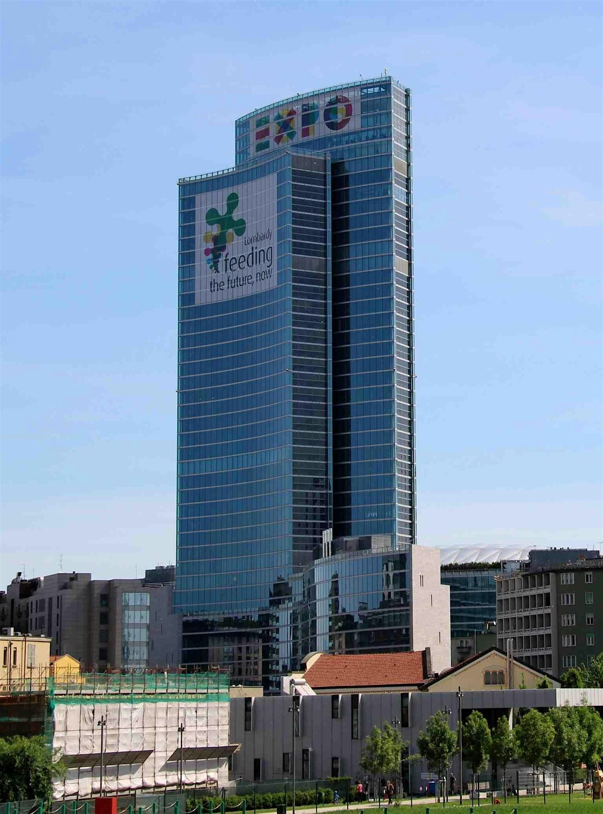 Milan Audio Tour: The Urban Giants and Cultural Gems Tour