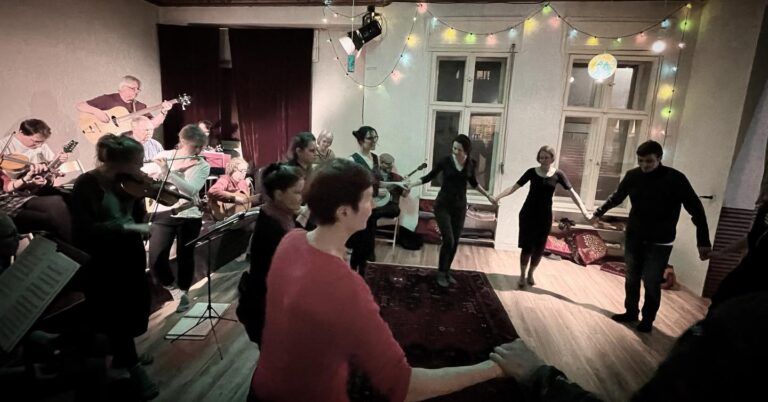 Folkwiese: Folkmusik Session mit Kreist\u00e4nze