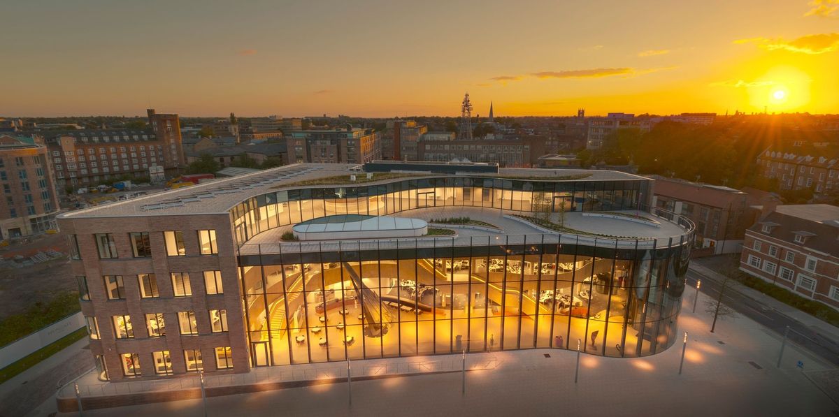 Guided Art Tours of The Hiscox Building