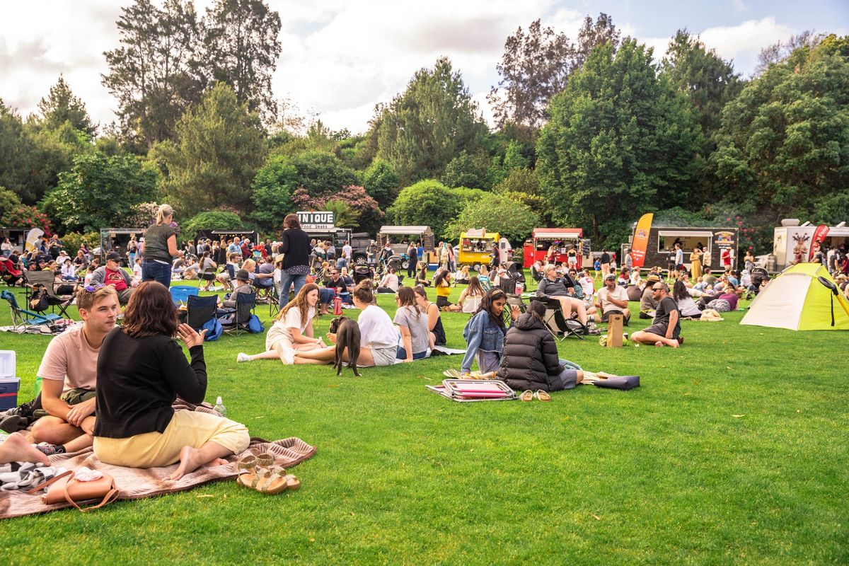 Gourmet in the Gardens This Sunday! Live Music, Gourmet Food Options, Family Friendly, Free Entry!