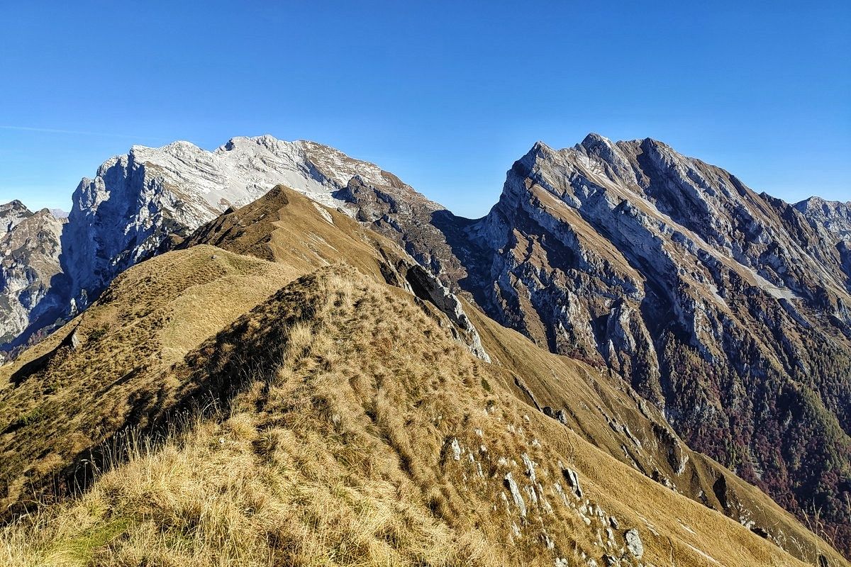 Panorami dal Col Mat in Alpago - escursione con AXEL