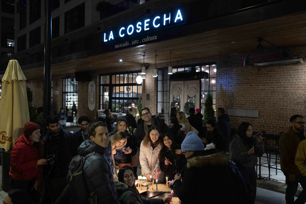 La Noche De Las Velitas at La Cosecha