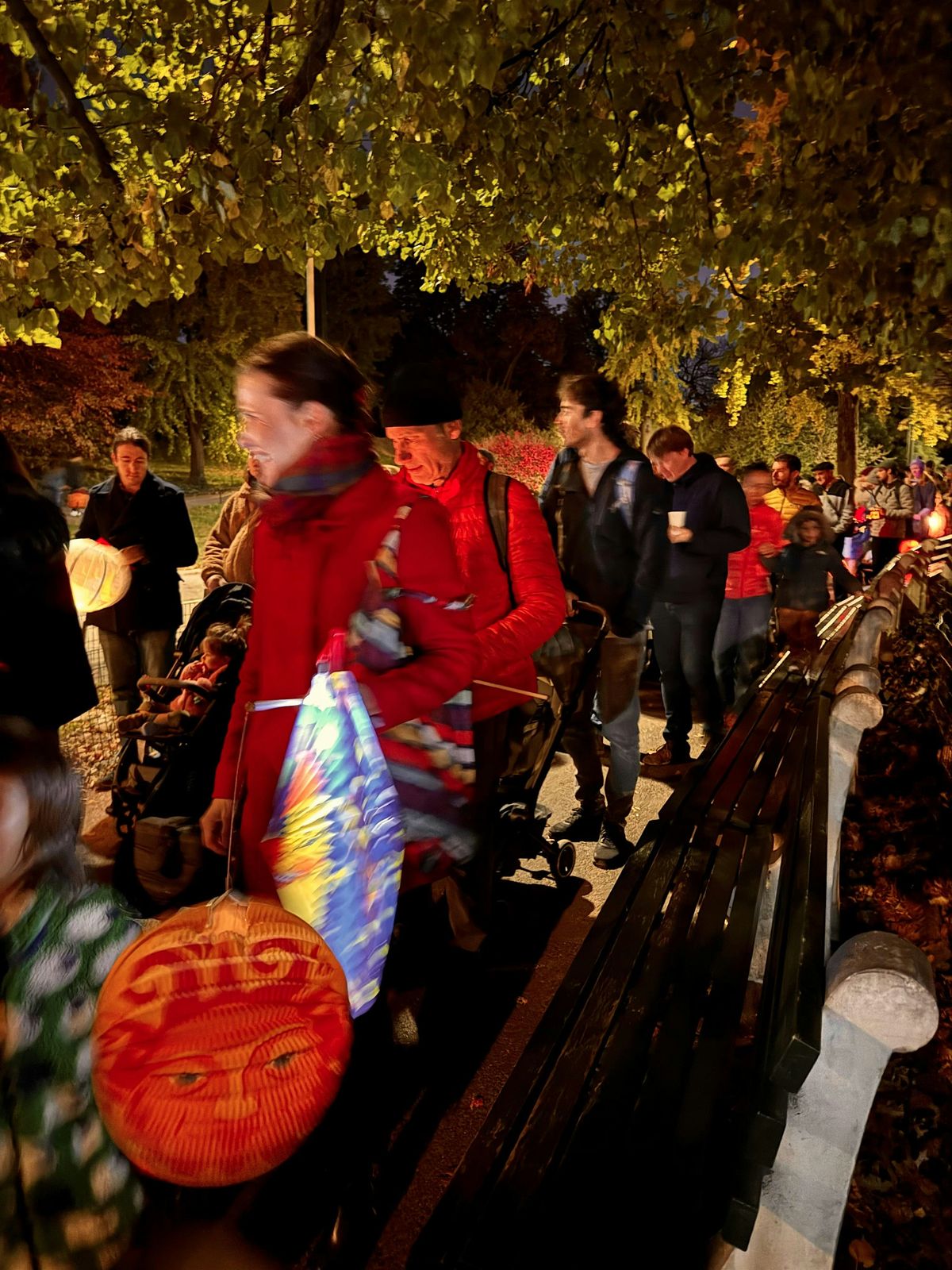 Pusteblume Laternelaufen \/ Lantern Parade - Family event in Central Park