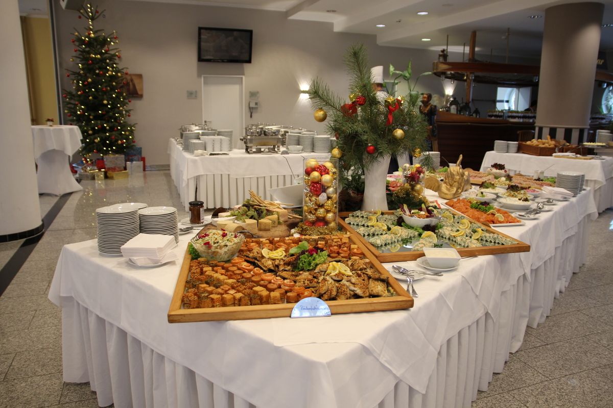 Weihnachtslunch mit Klaviermusik