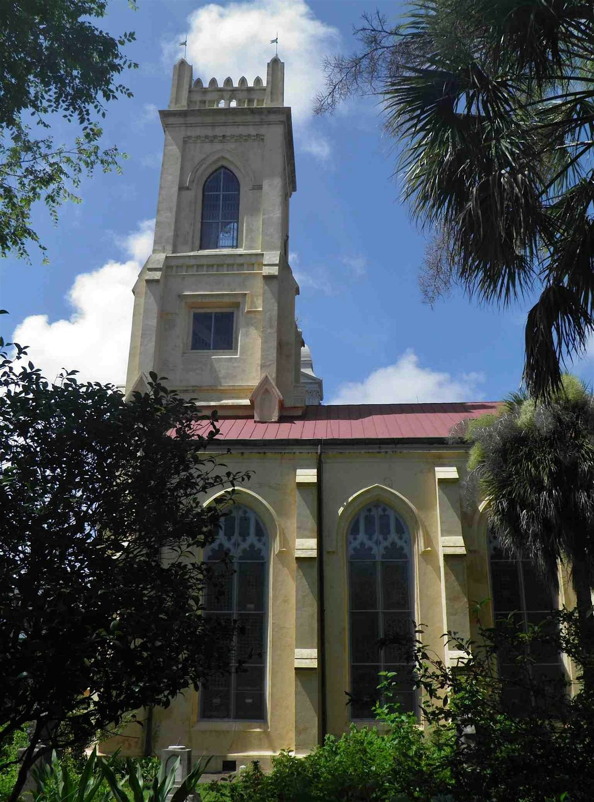 Charleston Audio Tour: Sacred Stories, Artistic Treasures & Southern Flavors