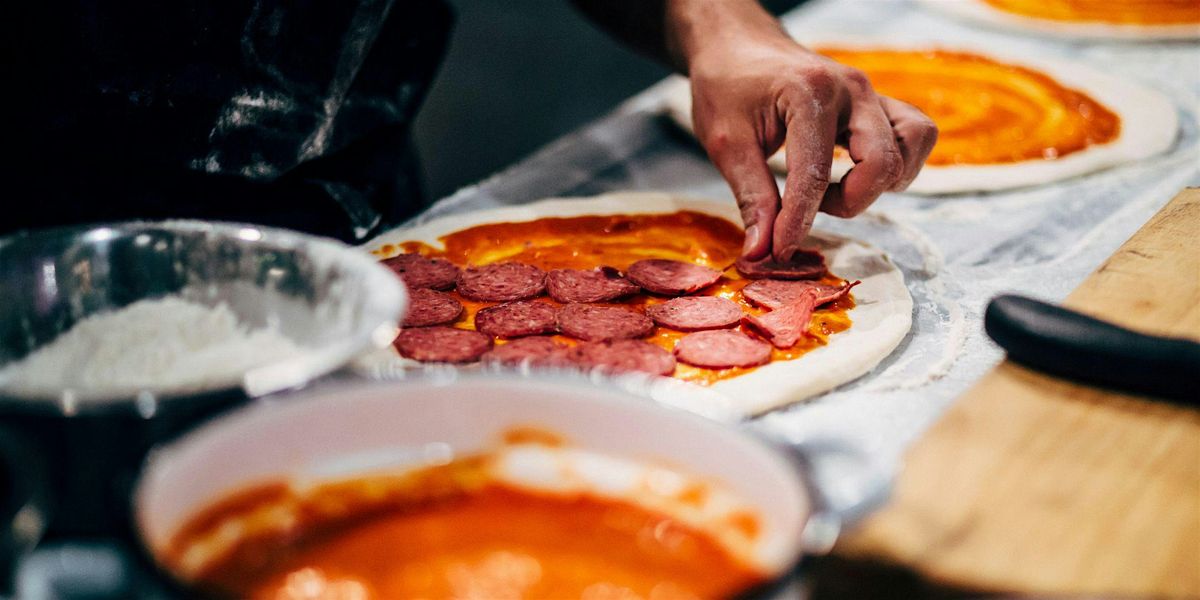 HANDS-ON PIZZA MAKING