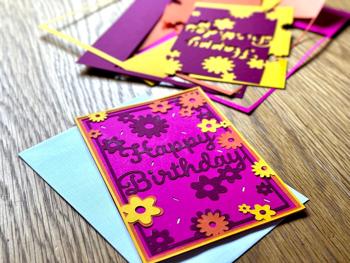 Workshop: Layered greeting card Cricut design