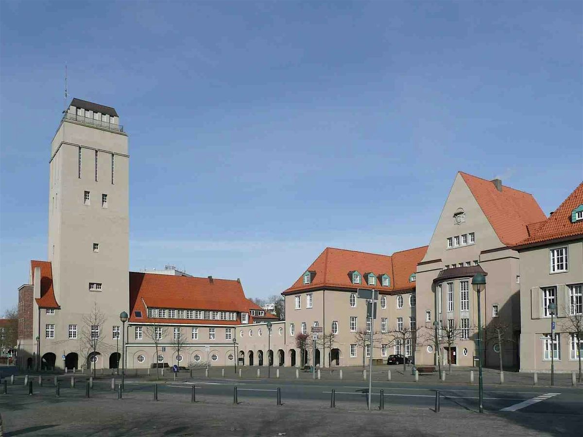 Delmenhorst Audio Tour: Mills, Mansions & Marketplaces Unveiled