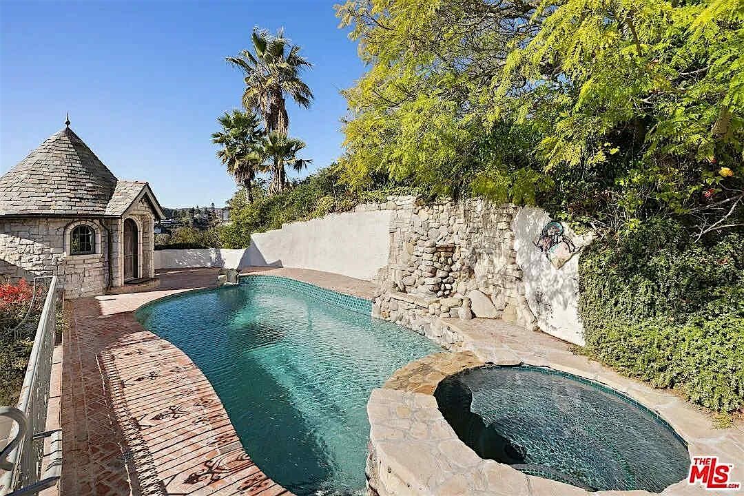 Comedy at the Castle - Bel Air