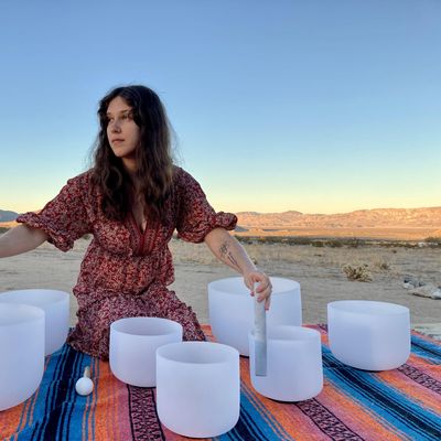 Laura Lawlor - Sound Healing Practitioner