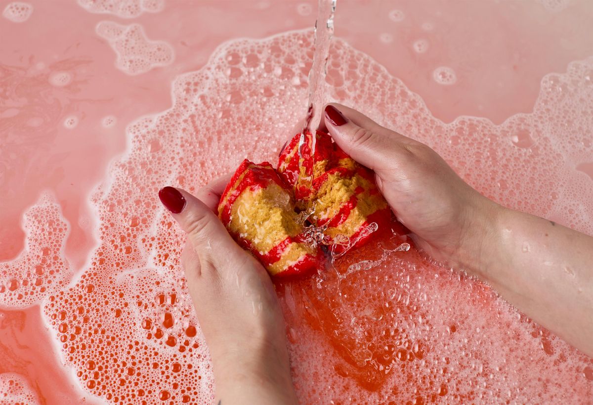 Lush Colchester - The Magic of Christmas Bubble Bar Making