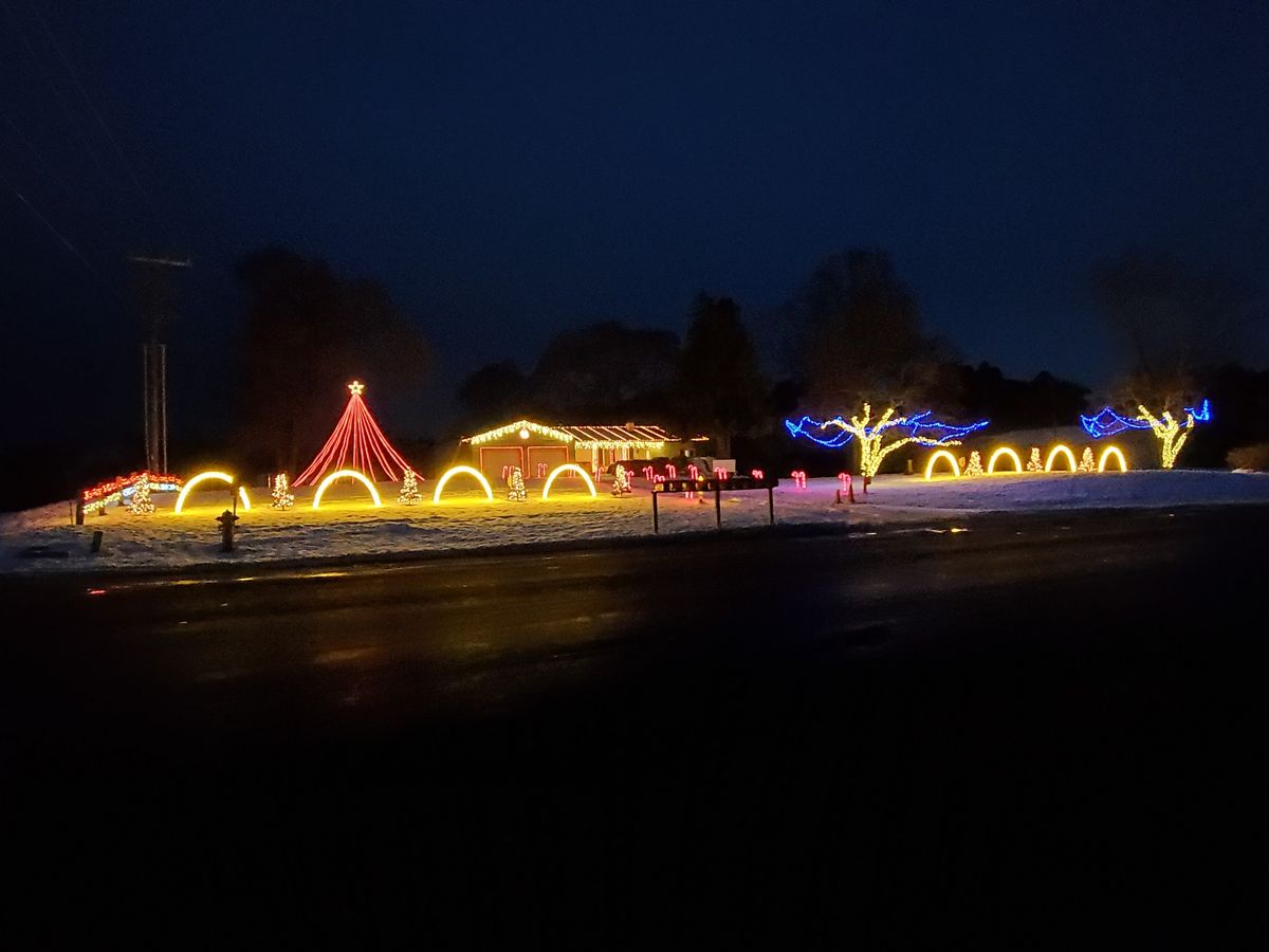 Hammond and Five Mile Christmas Light Show 